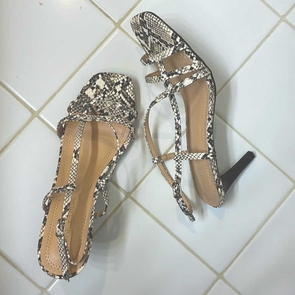 Chase + Chloe Strappy Sandal Sz 7.5